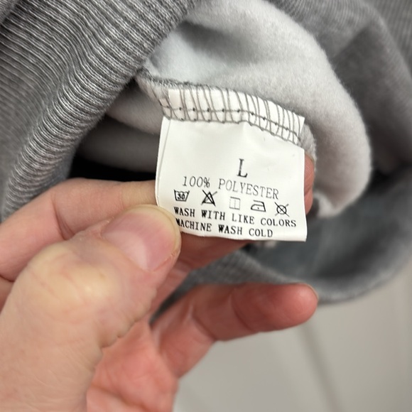 BOGO: Temu Gray Cropped Sweater L - Picture 5 of 5